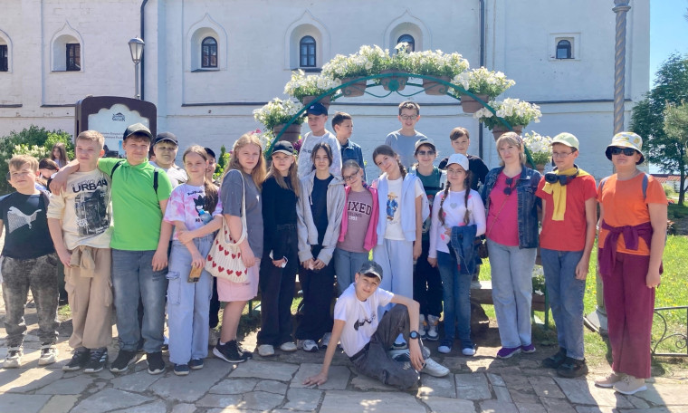 ОСТРОВ-ГРАД СВИЯЖСК.